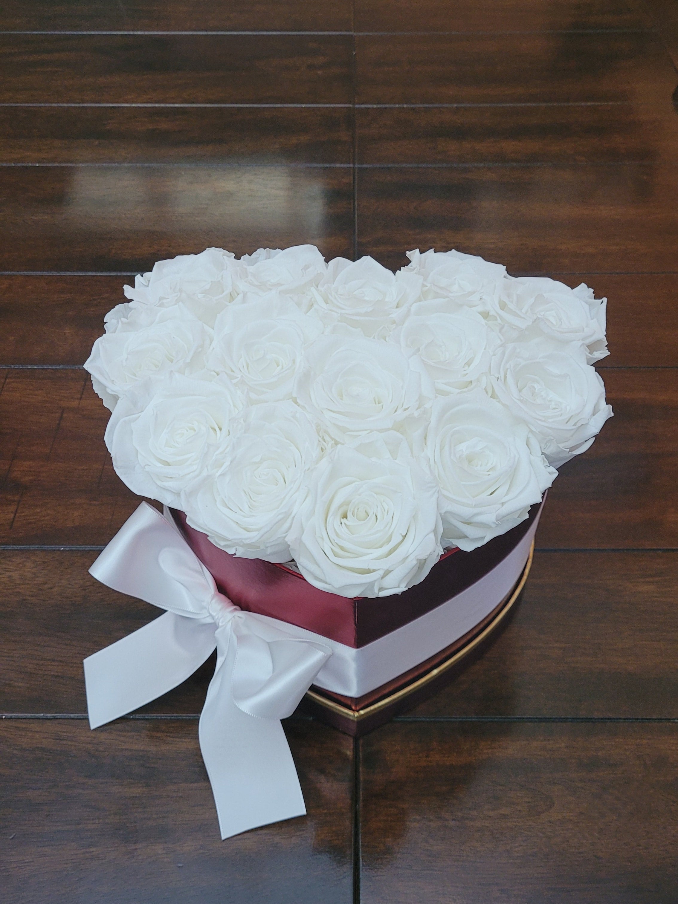 Heart-Shaped Box for Flowers: A Timeless Symbol of Love and Affection –  Eternal Roses®